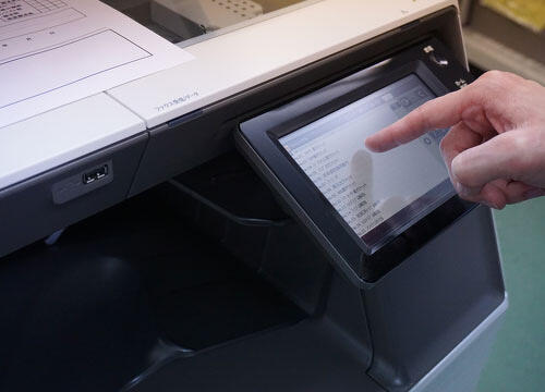 シャープ複合機（コピー機）の操作パネル